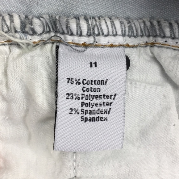 Ardene Light Wash Angle Cut Shorts… - Picture 6 of 6